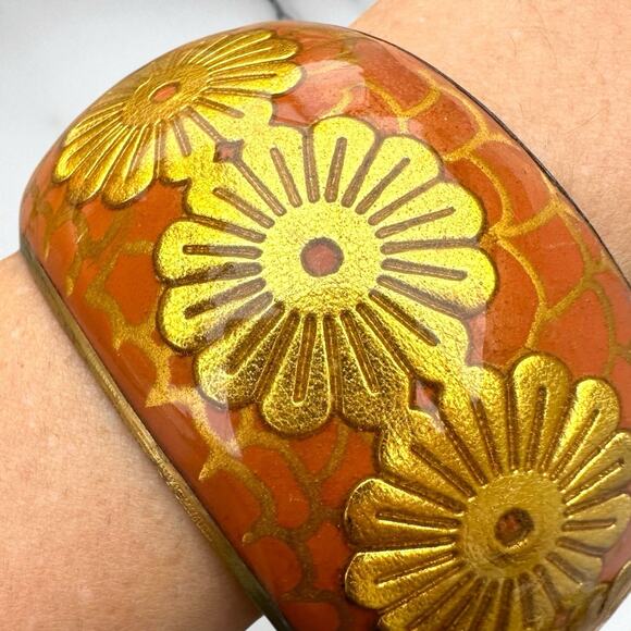 Vintage Brass & Enamel Floral Gold Tone Orange Flower Wide Bangle Bracelet Boho - Picture 2 of 5